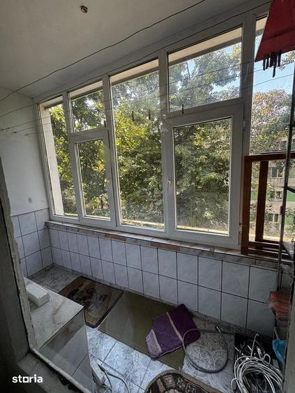 Apartament cu 3 camere decomandat în Podu Roș