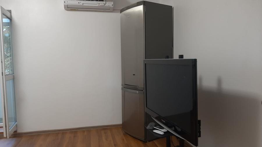 Apartament cu 3 camere decomandat în Dristor