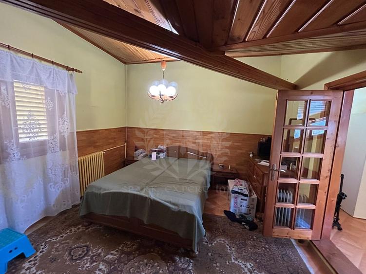 Casă individuală cu 6 camere cu Canalizare în Gheorghe Doja