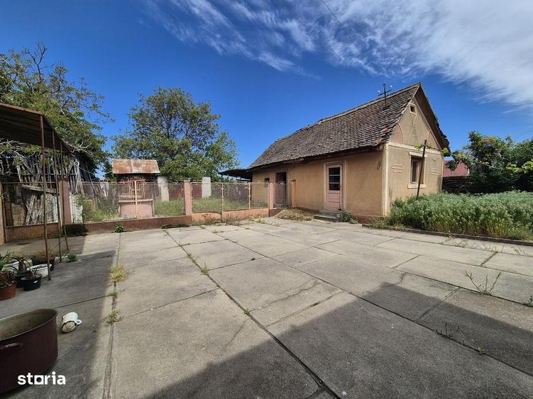 Casă cu 3 camere în Covăsinț