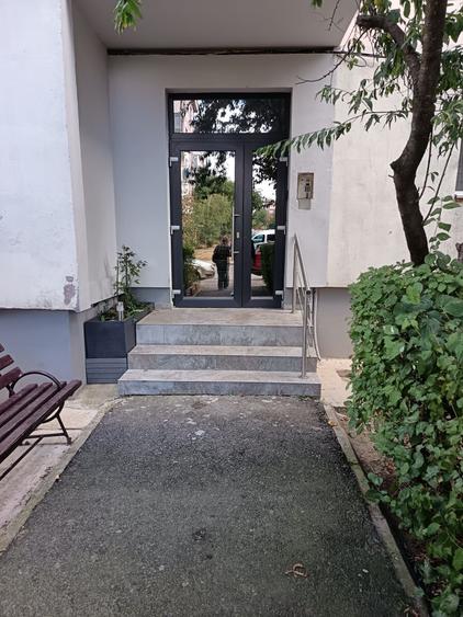 Apartament cu 2 camere decomandat în Valea