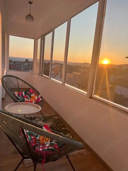 Apartament cu 4 camere decomandat în Central