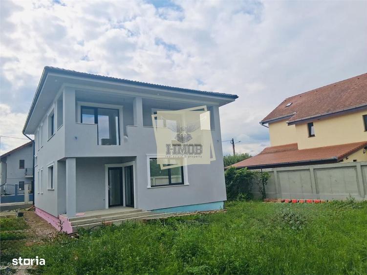 Casă cu 4 camere cu Teren 478 Mp în Cristian