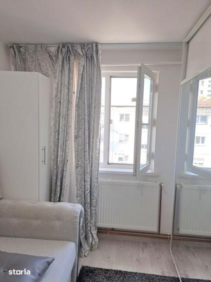 Apartament cu 3 camere în Craiovița Nouă