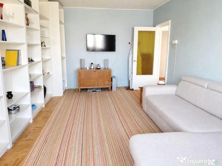 Apartament cu 3 camere decomandat în Central