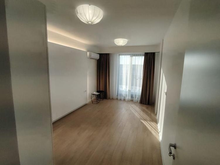 Apartament cu 4 camere decomandat, mobilat în Politehnica
