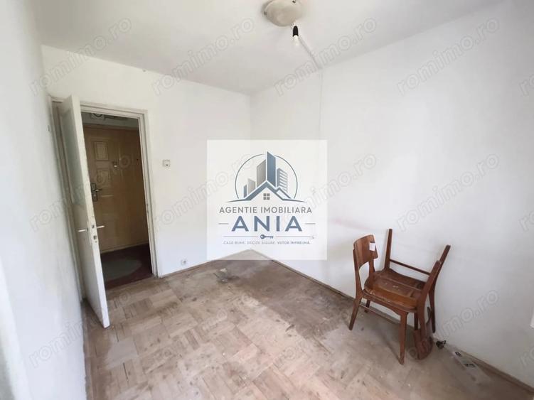 Apartament cu 3 camere semidecomandat în Neptun