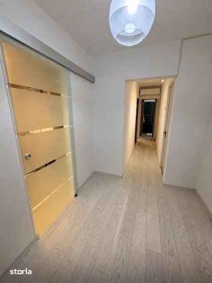 Apartament cu 3 camere decomandat în Vatra Luminoasă