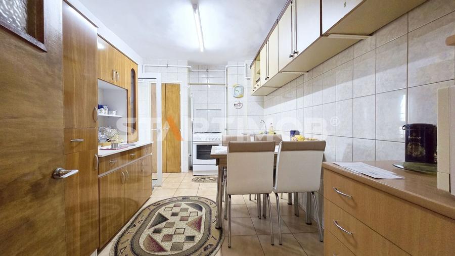 Apartament cu 4 camere decomandat, mobilat în Centrul Civic