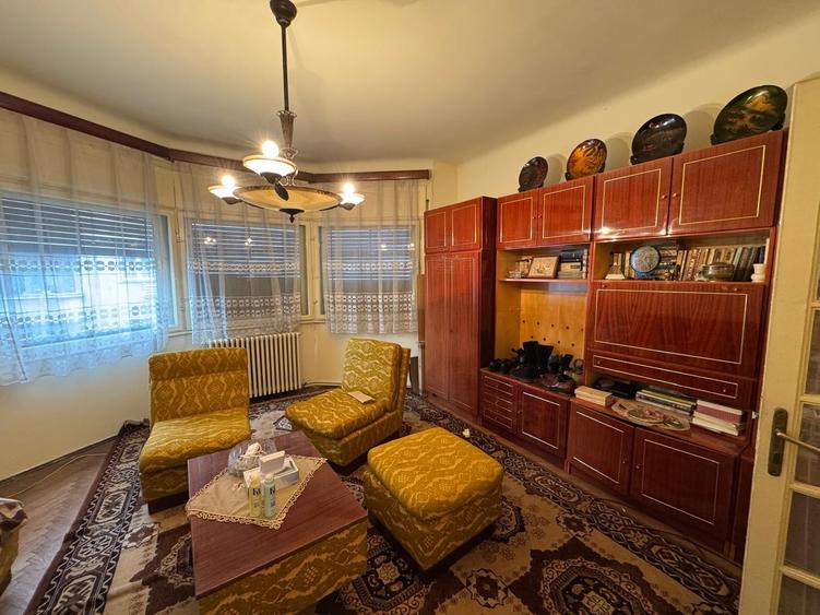 Apartament cu 4 camere decomandat în Armeneasca