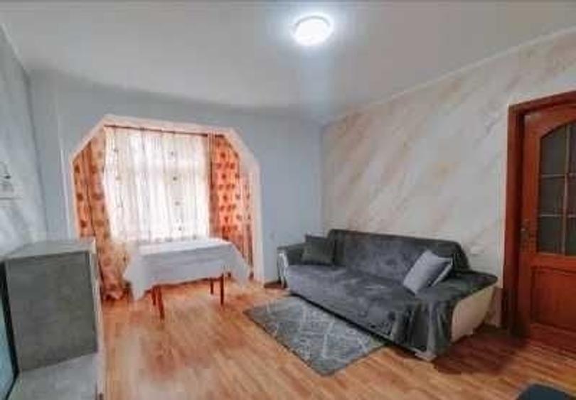 Apartament cu 3 camere decomandat în Sud