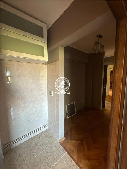 Apartament 3 camere de vanzare semidecomandat etaj intermediar bloc fara risc - - 5