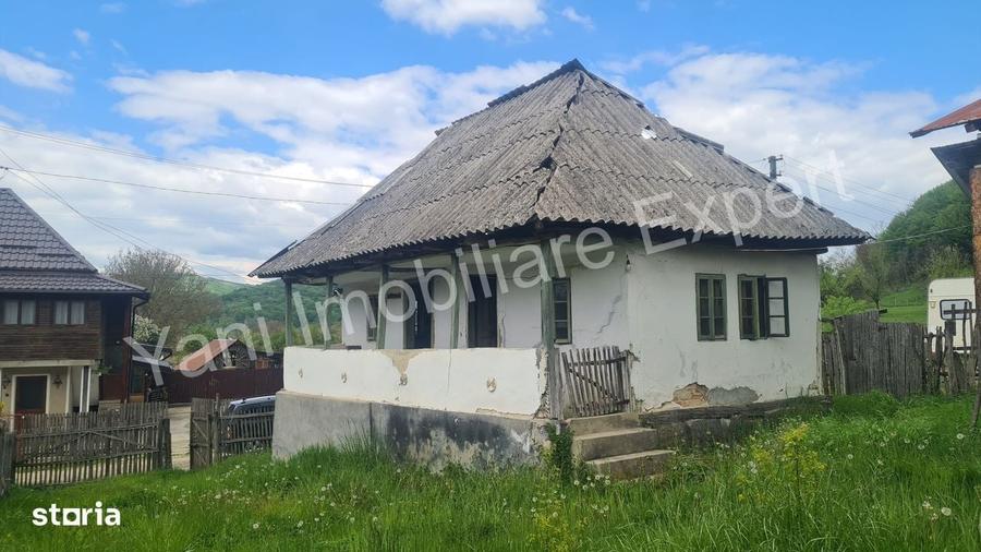 Casă cu 2 camere cu Teren 685 Mp în Mălureni