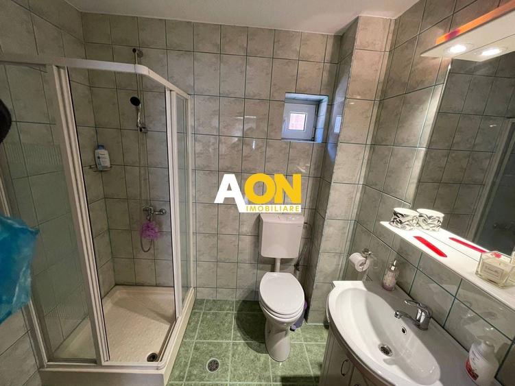 Casă individuală cu 6 camere cu Canalizare în Cetate