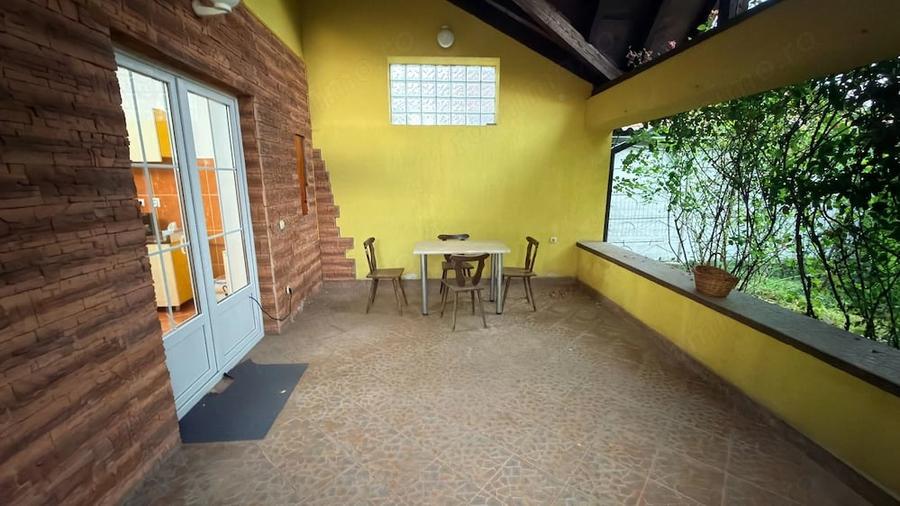 Casă cu 7 camere cu Teren 200 Mp în Calea Dumbrăvii