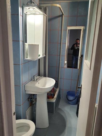 Apartament cu 3 camere semidecomandat în Autogară
