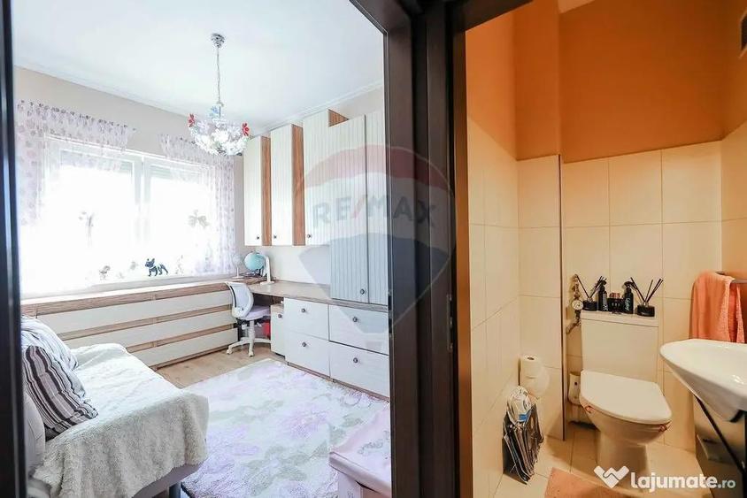 Apartament cu 4 camere decomandat, mobilat în Europa