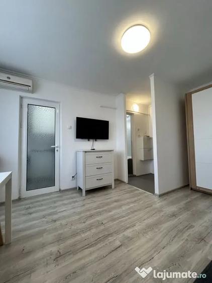 Garsonieră decomandată în Brâncoveanu