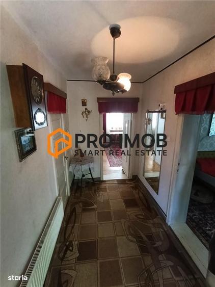 Casă cu 4 camere nedecomandat în Central