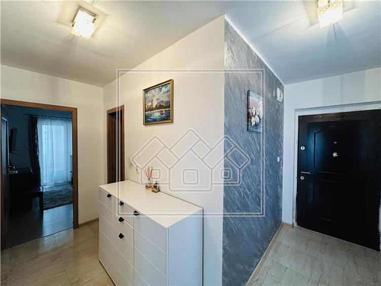 Ap spatios, mobilat si utilat, 3 camere, 2 balcoane, 2 parcari - 8