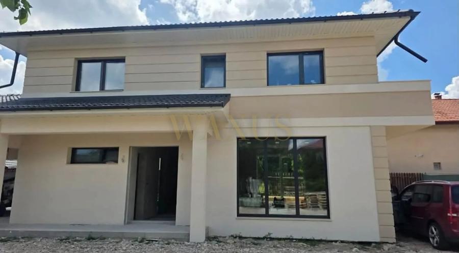 Casă individuală cu 4 camere cu Canalizare în Florești