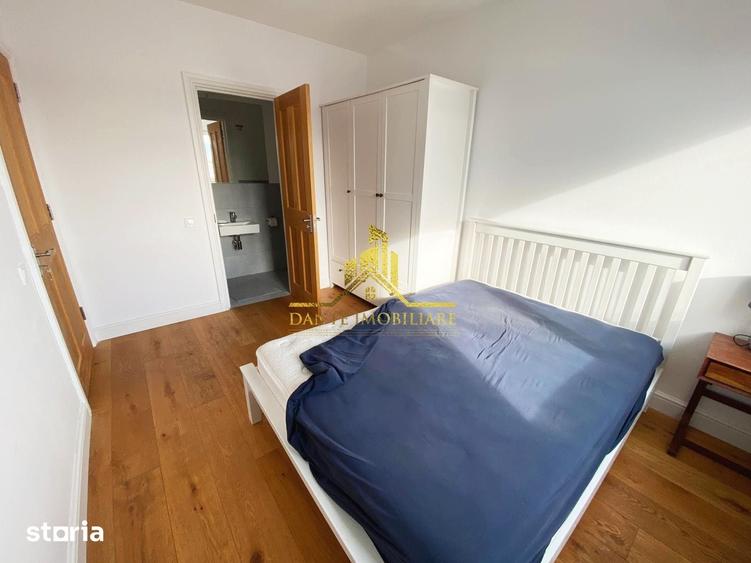Apartament cu 3 camere semidecomandat, mobilat în Bulgaria