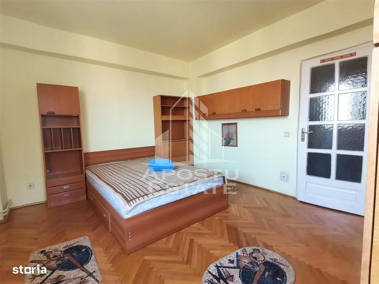 Apartament cu 4 camere decomandat în Buziaș