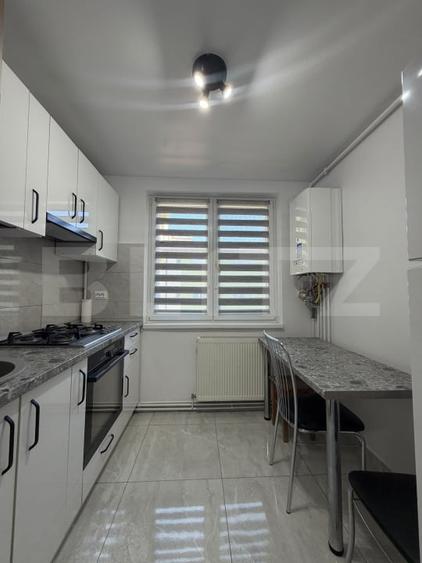 Apartament cu 2 camere semidecomandat, mobilat în Central