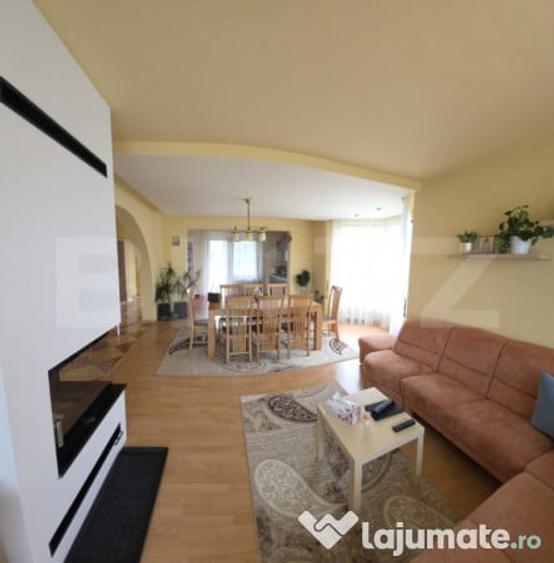 Casa de vanzare, 6 camere, 340 mp, cu 22 arii de teren, zona - 1