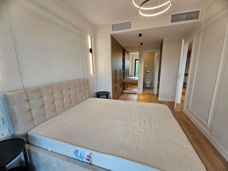 Apartament cu 3 camere decomandat în Băneasa