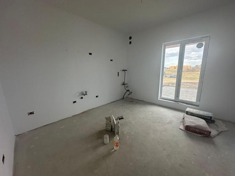 Duplex cu 4 camere cu Canalizare în Dumbrăvița