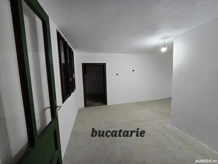 casa de vanzare la ?ara,cu 5 dormitoare - 6