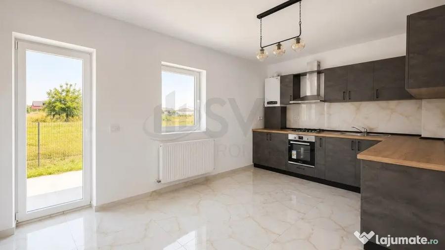Casă cu 5 camere cu Teren 500 Mp în Corbeanca