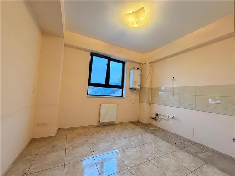 Apartament de 3 camere, 120 mp util, Ateneu Tatarasi, etaj 2, loc de parcare - 12