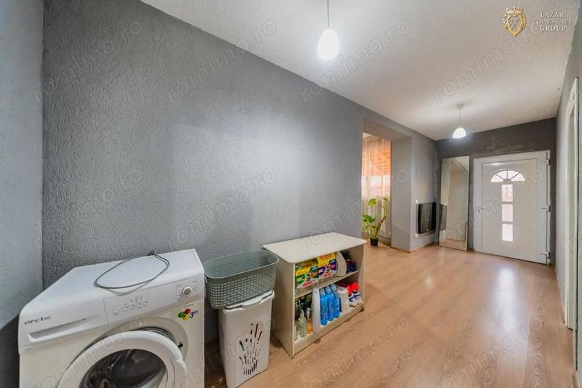 Casa de vanzare 7 camere Santana - 10