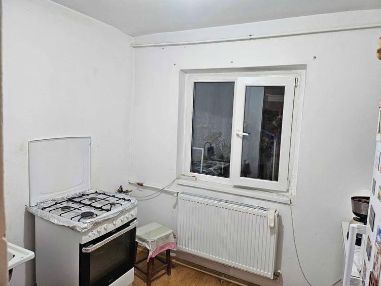 Apartament cu 3 camere decomandat,zona apusului sector 6. - 5