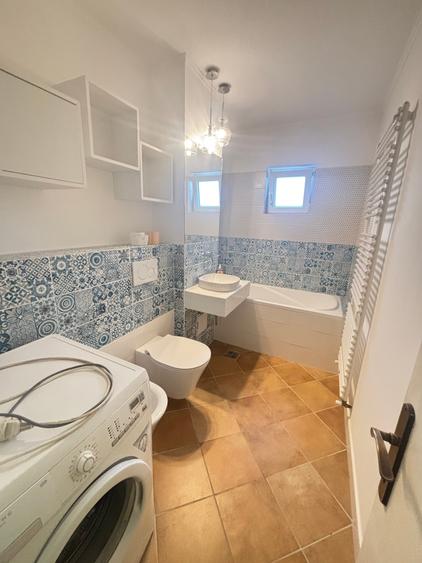 Închiriez apartament cu trei camere în Complex 460 euro - 2