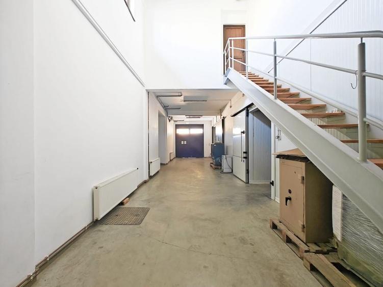 Hala cu spatii frig + birouri - Zona Freidorf - 2