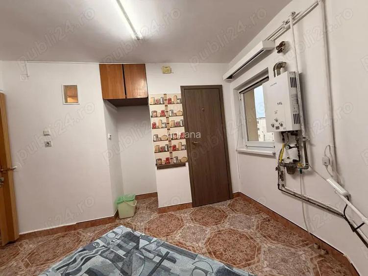 Apartament 3 camere decomandat etaj 3 amenajat zona Lipovei Apartament 3 camere decomandat etaj 3 amenajat zona Lipovei