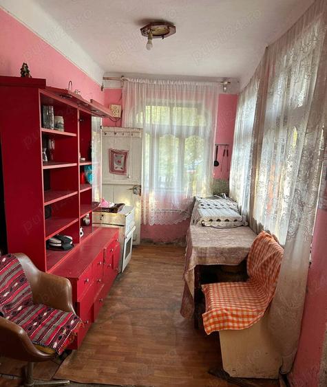 vand casa traditionala autentica in sat Milostea, judet Valcea, perisaje frumoase, zona linistita - 1