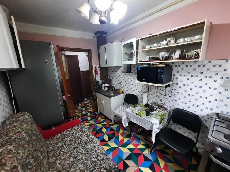 Apartament cu  3 camere, etaj 5/10, zona Podu Ros - 8