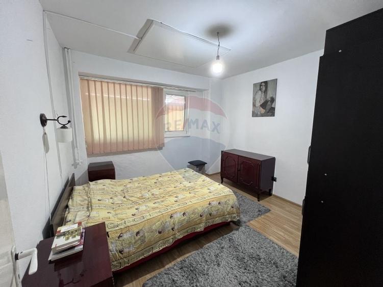 Apartament cu 2 camere de vanzare in zona Mazepa 1 - 5