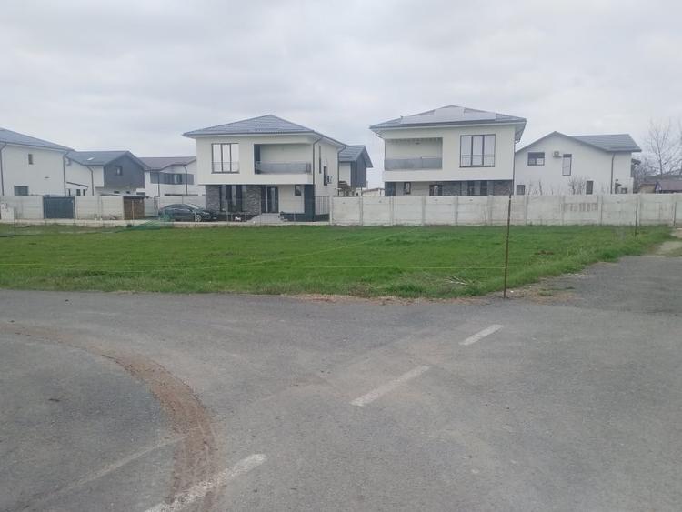 Teren intravilan 891 mp. dubla deschidere // Drum asfaltat // Toate utilitatile - 3