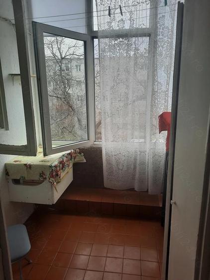 Inchiriez garsoniera - 2