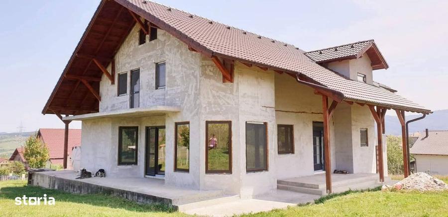 DE VANZARE CASA FAMILIALA DP + P + M + GARAJ - 3
