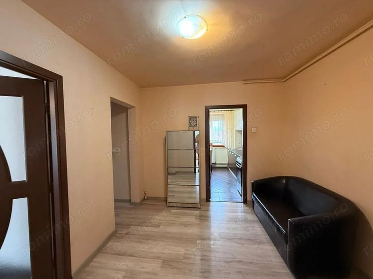 Apartament cu 3 camere decomandat în Progresul