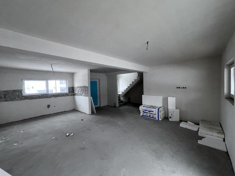 "La Tine Acasa: Duplexuri Care Iti Imbratiseaza Viata in Floresti" - 2