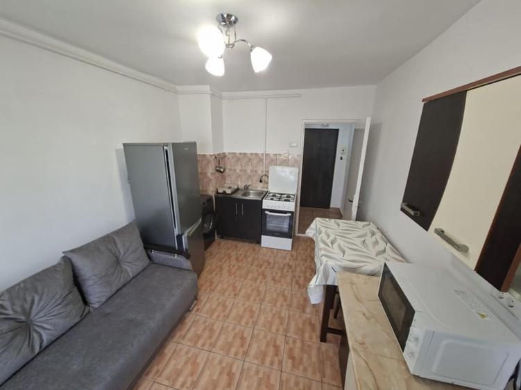 𝗣𝗿𝗼𝗽𝗿𝗶𝗲𝘁𝗮𝗿 – închiriez garsonieră dublă , decomandată, în Faleză Nord, - 4