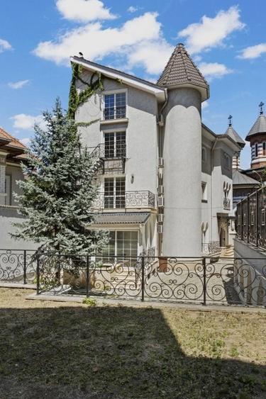 Vila de inchiriat cu 13 camere langa Bulevardul Lascăr Catargiu - 4