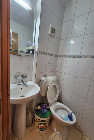Apartament cu 3 camere decomandat, mobilat în Dacia